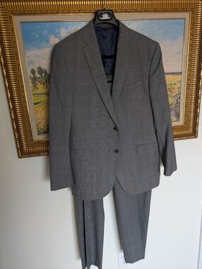 Jack Victor Gray Nepal Plaid Men’s Suit - Classic Two-Piece 42R 36R